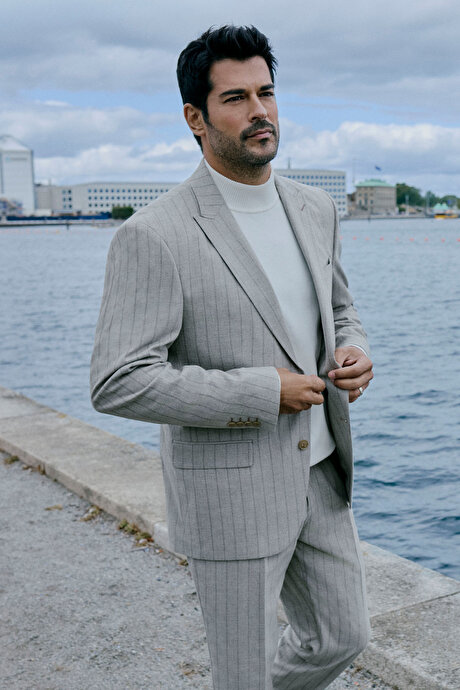 Yünlü Slim Fit Dar Kesim Kırlangıç Yaka Gizli Lastikli Çizgili Esnek Bej Takım Elbise resmi