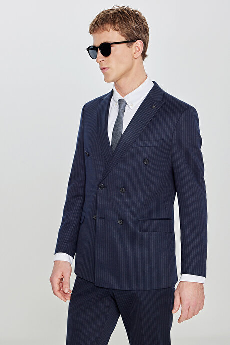 360 Her Yöne Esneyen Slim Fit Dar Kesim Kırlangıç Yaka Kapak Cepli Kruvaze Lacivert-Beyaz Takım Elbise resmi