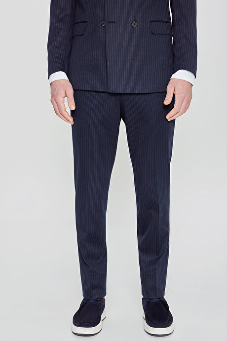 360 Her Yöne Esneyen Slim Fit Dar Kesim Kırlangıç Yaka Kapak Cepli Kruvaze Lacivert-Beyaz Takım Elbise resmi