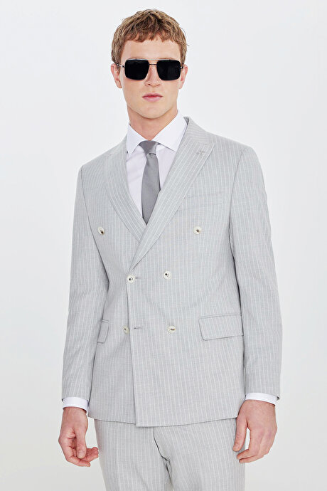 Slim Fit Dar Kesim Kırlangıç Yaka Kapak Cepli Kruvaze Açık Gri Takım Elbise resmi