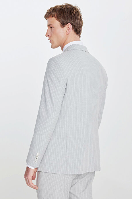 Slim Fit Dar Kesim Kırlangıç Yaka Kapak Cepli Kruvaze Açık Gri Takım Elbise resmi