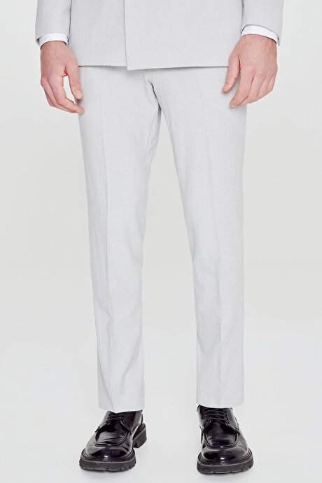 Slim Fit Dar Kesim Kırlangıç Yaka Beli Gizli Lastikli Kapak Cepli Çizgili Gofre Desenli Gri Takım Elbise resmi
