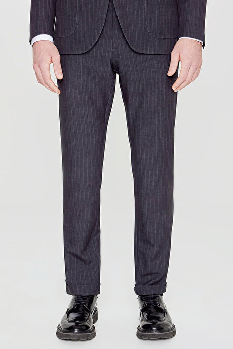 360 Her Yöne Esneyen Slim Fit Dar Kesim Kırlangıç Yaka Taşıma Torbalı Çizgili Siyah Takım Elbise resmi