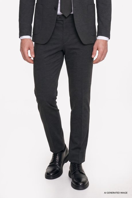 Yumuşak Dokulu Slim Fit Dar Kesim Mono Yaka Torba Cepli Esnek Siyah Takım Elbise resmi