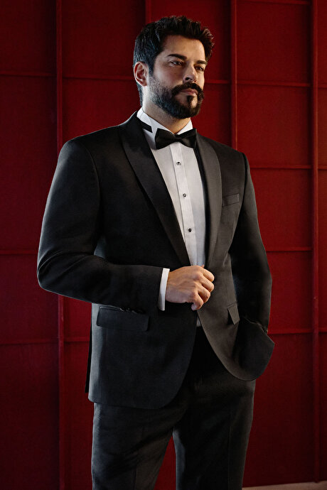 Slim Fit Dar Kesim Çıkma Şal Yaka Armürlü Kapak Cep Siyah Smokin Takım resmi
