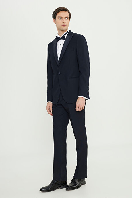 Slim Fit Dar Kesim Kırlangıç Yaka Fleto Cepli Damatlık Lacivert Smokin Takım resmi