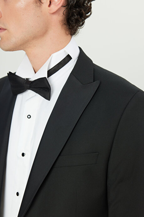 Slim Fit Dar Kesim Çıkma Kırlangıç Yaka Kapak Cepli Siyah Smokin Takım resmi