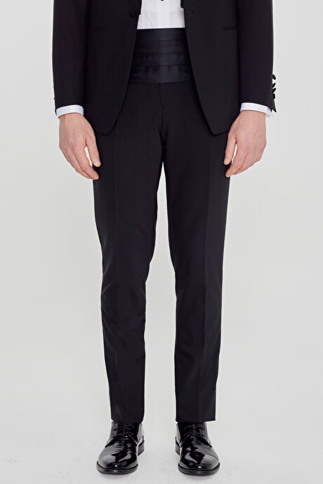 Slim Fit Dar Kesim Çıkma Kırlangıç Yaka Beli Gizli Lastikli Fleto Cepli Armürlü Siyah Smokin Takım resmi