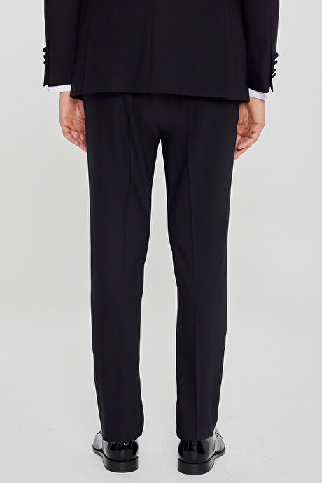 Slim Fit Dar Kesim Çıkma Kırlangıç Yaka Beli Gizli Lastikli Fleto Cepli Armürlü Siyah Smokin Takım resmi