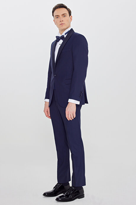 Slim Fit Dar Kesim Çıkma Şal Yaka Beli Gizli Lastikli Kapak Cepli Armürlü Lacivert Smokin Takım resmi