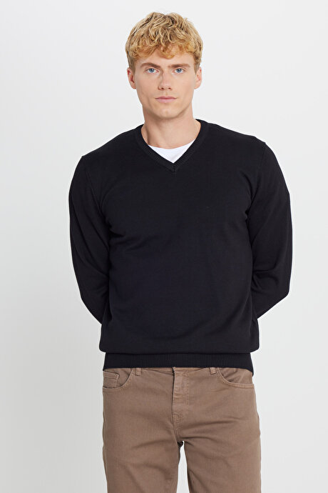 Pamuklu Standart Fit Normal Kesim V Yaka Triko Basic Siyah Kazak resmi