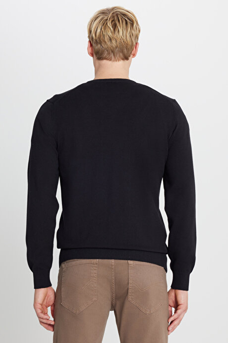 Pamuklu Standart Fit Normal Kesim V Yaka Triko Basic Siyah Kazak resmi