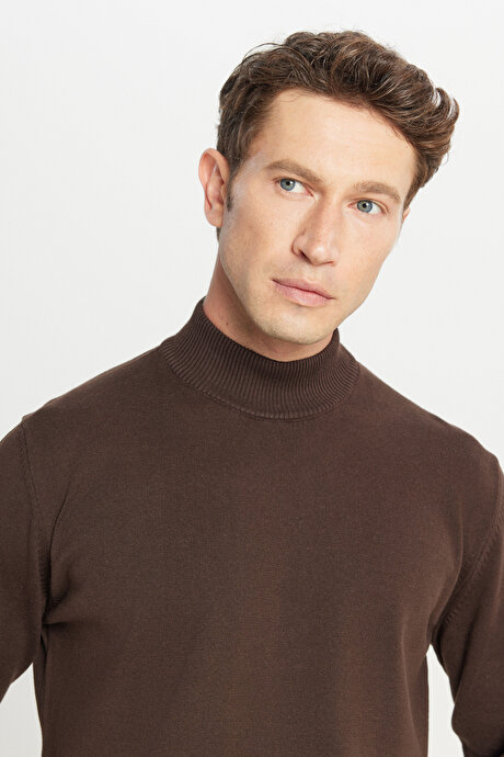 Pamuklu Standart Fit Normal Kesim Yarım Balıkçı Yaka Triko Kahverengi Kazak resmi