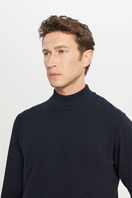 Pamuklu Standart Fit Normal Kesim Yarım Balıkçı Yaka Triko Lacivert Kazak resmi