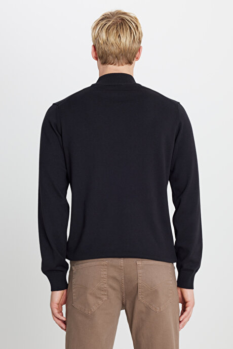 Pamuklu Standart Fit Normal Kesim Yarım Balıkçı Yaka Triko Siyah Kazak resmi