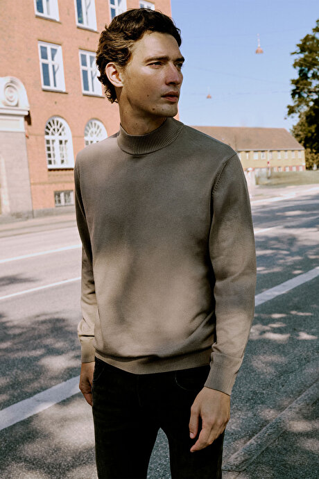 Pamuklu Standart Fit Normal Kesim Yarım Balıkçı Yaka Triko Vizon Kazak resmi