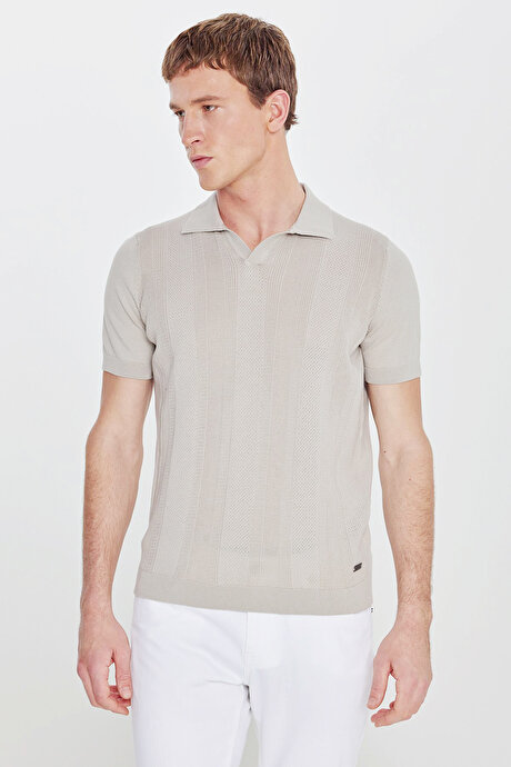 %100 Pamuk Standart Fit Polo Yaka Jakarlı Triko Açık Gri Tişört resmi