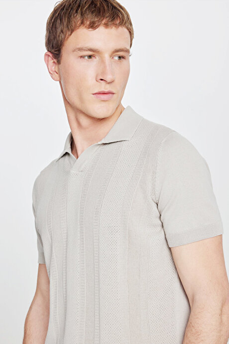 %100 Pamuk Standart Fit Polo Yaka Jakarlı Triko Açık Gri Tişört resmi