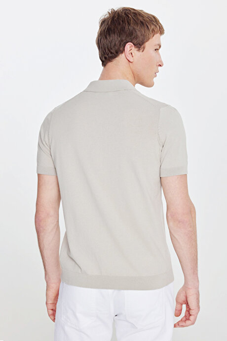 %100 Pamuk Standart Fit Polo Yaka Jakarlı Triko Açık Gri Tişört resmi