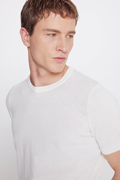 %100 Pamuk Standart Fit Normal Kesim Bisiklet Yaka Triko Ekru Tişört resmi