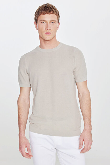 %100 Pamuk Standart Fit Normal Kesim Bisiklet Yaka Jakarlı Triko Gri Tişört resmi