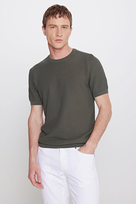 %100 Pamuk Standart Fit Bisiklet Yaka Jakarlı Triko Haki Tişört resmi