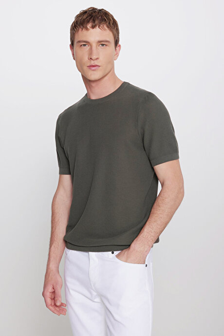 %100 Pamuk Standart Fit Bisiklet Yaka Jakarlı Triko Haki Tişört resmi