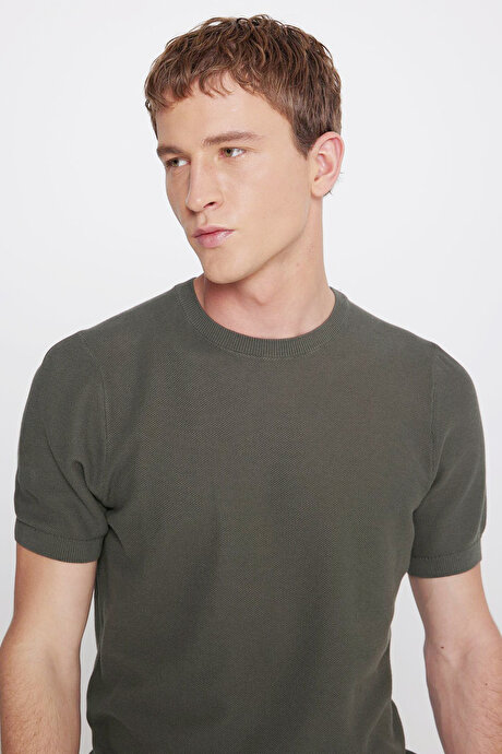 %100 Pamuk Standart Fit Bisiklet Yaka Jakarlı Triko Haki Tişört resmi