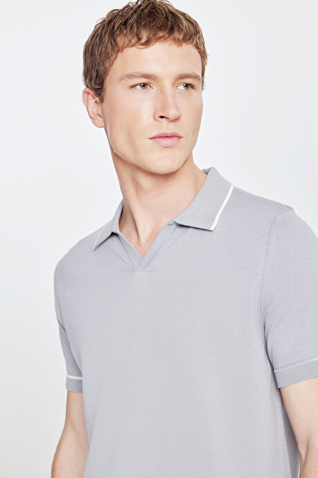 %100 Pamuk Standart Fit Normal Kesim Polo Yaka Jakarlı Triko Gri Tişört resmi