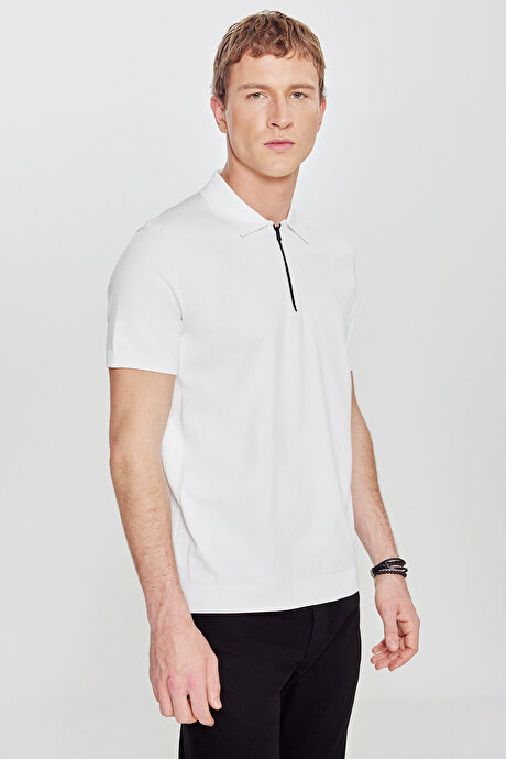 Standart Fit Normal Kesim Polo Yaka Jakarlı Triko Ekru Tişört resmi