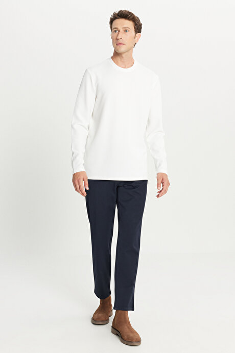 Slim Fit Dar Kesim Bisiklet Yaka Jakarlı Uzun Kollu Ekru Uzun Kollu Tişört resmi