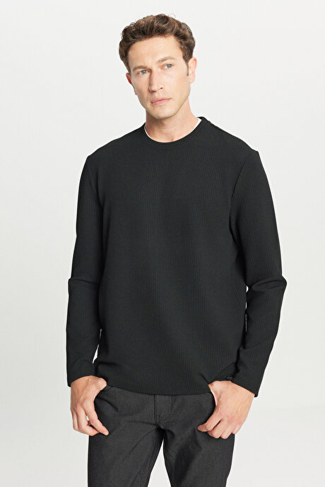 Slim Fit Dar Kesim Bisiklet Yaka Jakarlı Uzun Kollu Siyah Uzun Kollu Tişört resmi