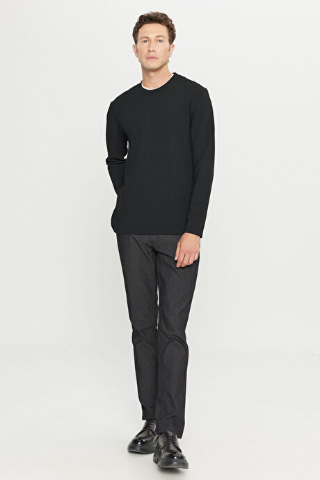 Slim Fit Dar Kesim Bisiklet Yaka Jakarlı Uzun Kollu Siyah Uzun Kollu Tişört resmi