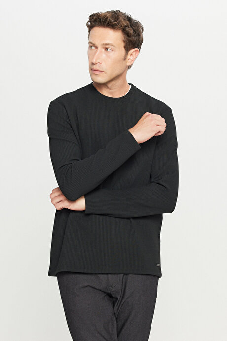 Slim Fit Dar Kesim Bisiklet Yaka Jakarlı Uzun Kollu Siyah Uzun Kollu Tişört resmi