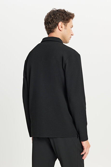 Standart Fit Normal Kesim Polo Yaka Jakarlı Esnek Uzun Kollu Siyah Uzun Kollu Tişört resmi