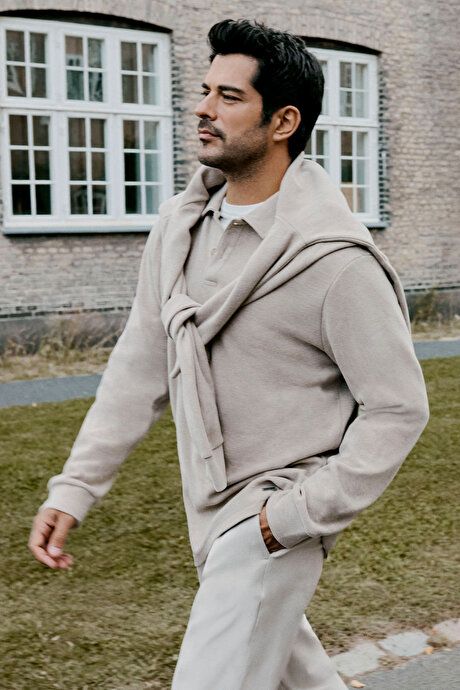 Pamuklu Slim Fit Dar Kesim Polo Yaka Uzun Kollu Bej Uzun Kollu Tişört resmi