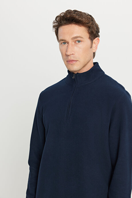 Pamuklu Slim Fit Dar Kesim Bato Yaka Uzun Kollu Lacivert Uzun Kollu Tişört resmi