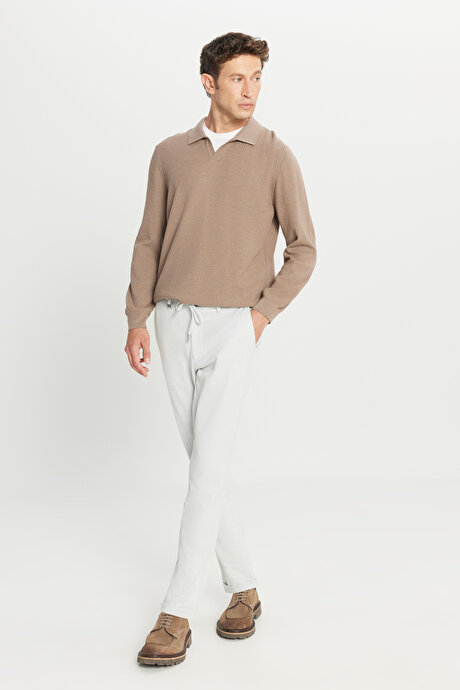Pamuklu Standart Fit Normal Kesim Polo Yaka Jakarlı Triko Bej Triko resmi