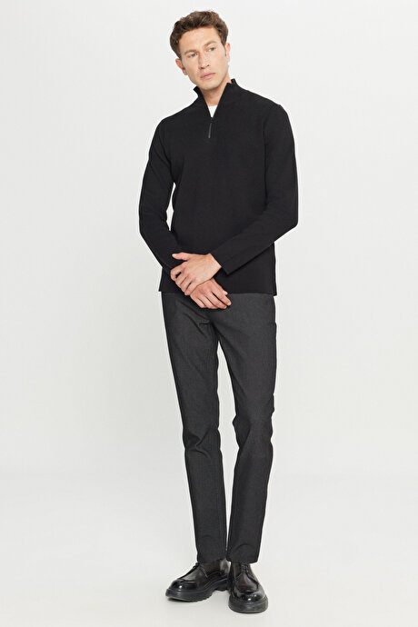 Pamuklu Slim Fit Dar Kesim Bato Yaka Dokulu Triko Siyah Kazak resmi