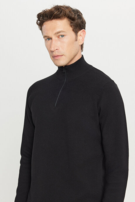 Pamuklu Slim Fit Dar Kesim Bato Yaka Dokulu Triko Siyah Kazak resmi