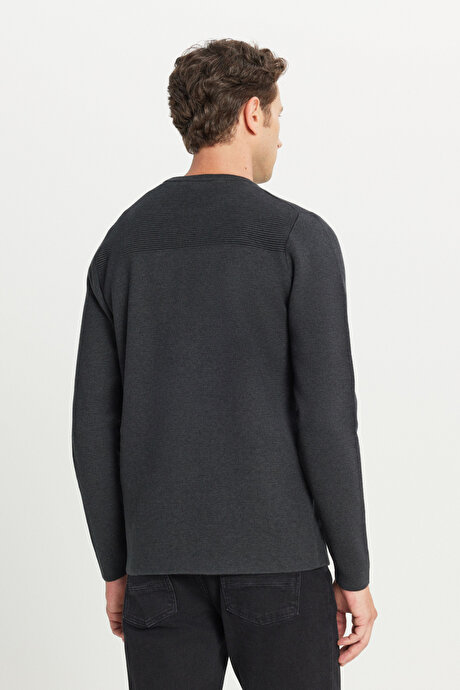 Pamuklu Standart Fit Normal Kesim Bisiklet Yaka Desenli Triko Antrasit-Melanj Kazak resmi