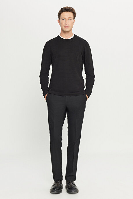 Pamuklu Standart Fit Normal Kesim Bisiklet Yaka Jakarlı Triko Siyah Kazak resmi