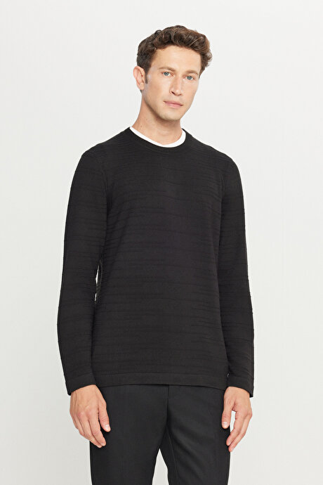 Pamuklu Standart Fit Normal Kesim Bisiklet Yaka Jakarlı Triko Siyah Kazak resmi