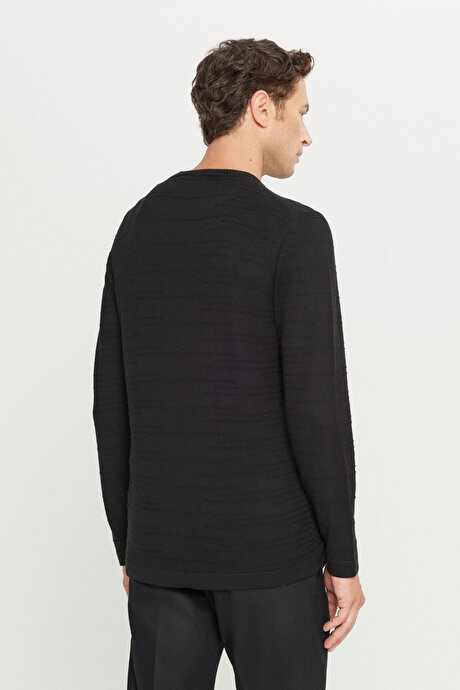 Pamuklu Standart Fit Normal Kesim Bisiklet Yaka Jakarlı Triko Siyah Kazak resmi