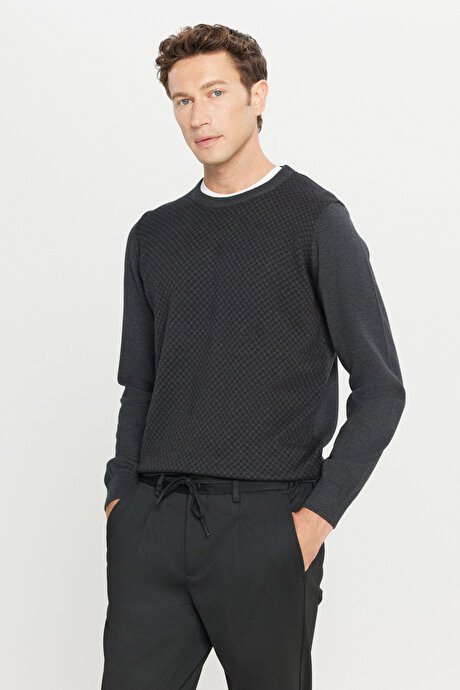 Pamuklu Standart Fit Normal Kesim Bisiklet Yaka Desenli Triko Antrasit-Melanj Kazak resmi