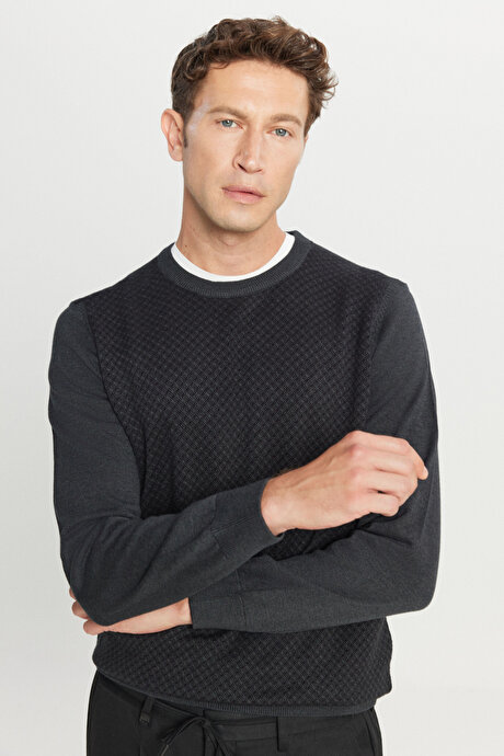 Pamuklu Standart Fit Normal Kesim Bisiklet Yaka Desenli Triko Antrasit-Melanj Kazak resmi