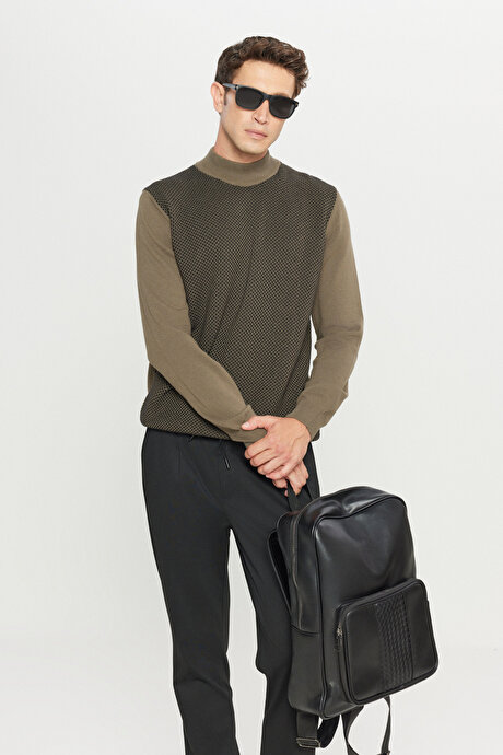 %100 Pamuk Standart Fit Normal Kesim Yarım Balıkçı Yaka Jakarlı Triko Haki-Siyah Kazak resmi