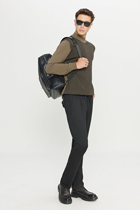 %100 Pamuk Standart Fit Normal Kesim Yarım Balıkçı Yaka Jakarlı Triko Haki-Siyah Kazak resmi