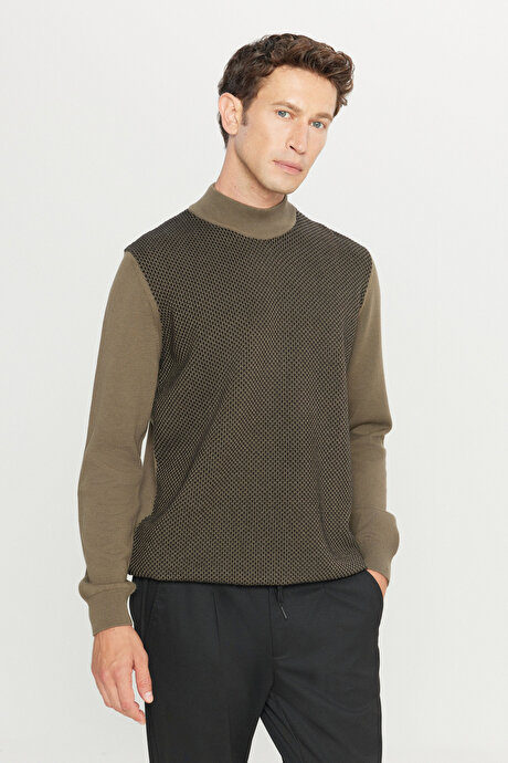 %100 Pamuk Standart Fit Normal Kesim Yarım Balıkçı Yaka Jakarlı Triko Haki-Siyah Kazak resmi