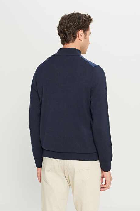 Pamuklu Standart Fit Normal Kesim Bato Yaka Jakarlı Triko Lacivert Kazak resmi